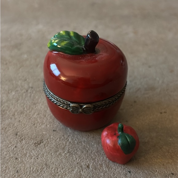 Vintage Style Trinket Box - Picture 1 of 6
